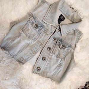 Cropped denim vest